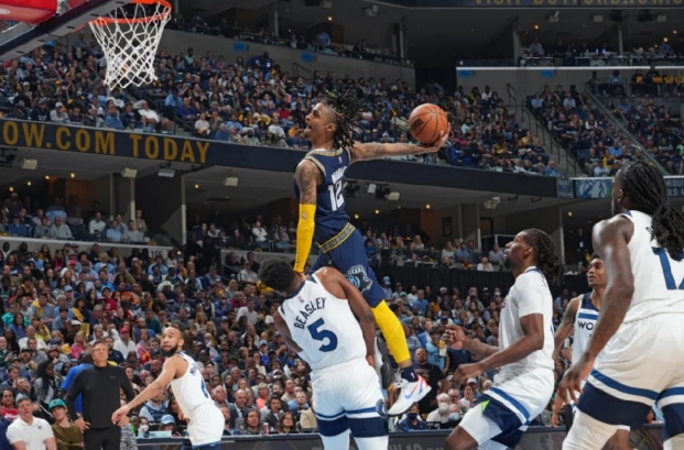  莫兰特超远三分绝杀，灰熊客场险胜马刺迎两连胜