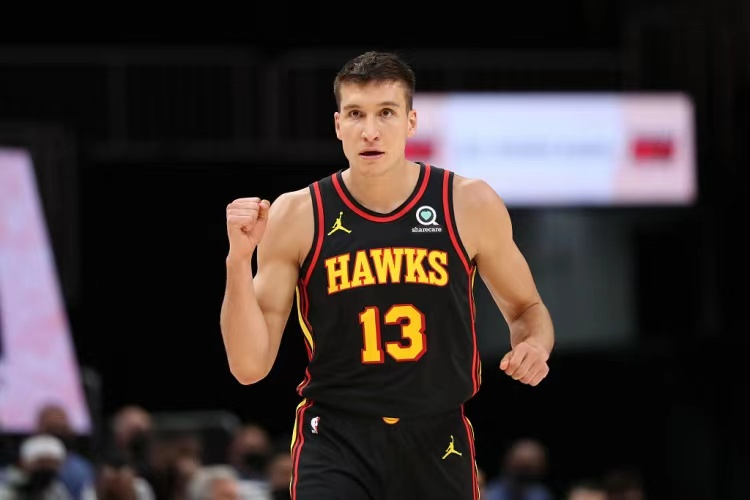  特雷杨超远三分拖入加时，老鹰双加时险胜黄蜂保排名